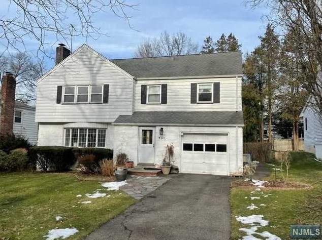 701 Sunderland Rd, Teaneck, NJ 07666