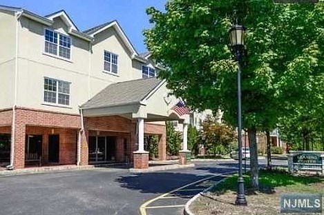 121 Courter Rd #46, Franklin Lakes, NJ 07417