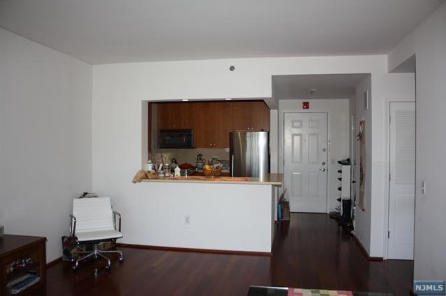 3304 City Pl, Edgewater, NJ 07020