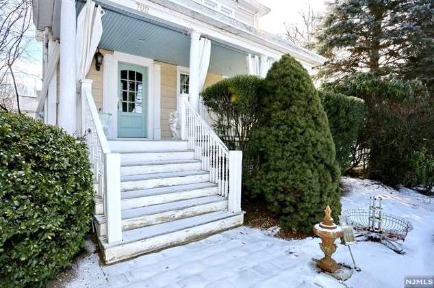 762 Wyckoff Ave, Wyckoff, NJ 07481