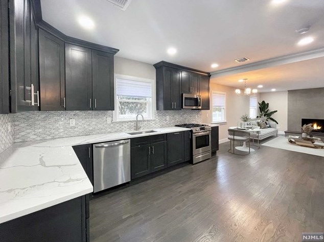 147 Highland Cross, Rutherford NJ  07070-2105 exterior