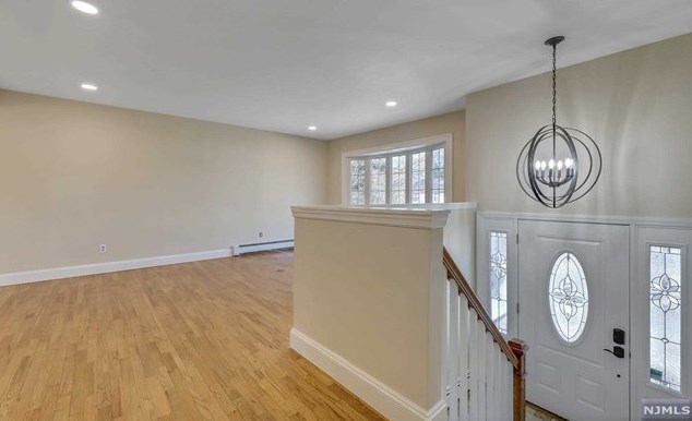 5 Yvonne St, Waldwick, NJ 07463