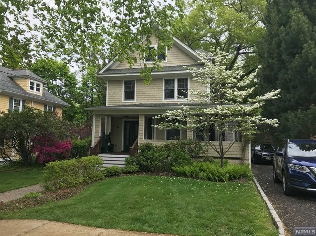 5 Sisson Terrace, Tenafly, NJ 07670