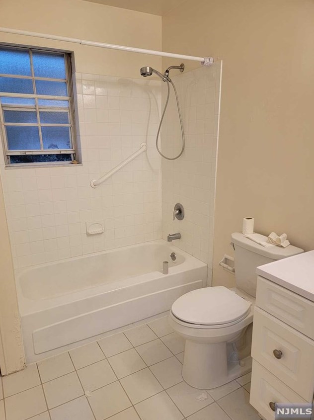 636 Godwin Ave #25b, Midland Pk, NJ 07432