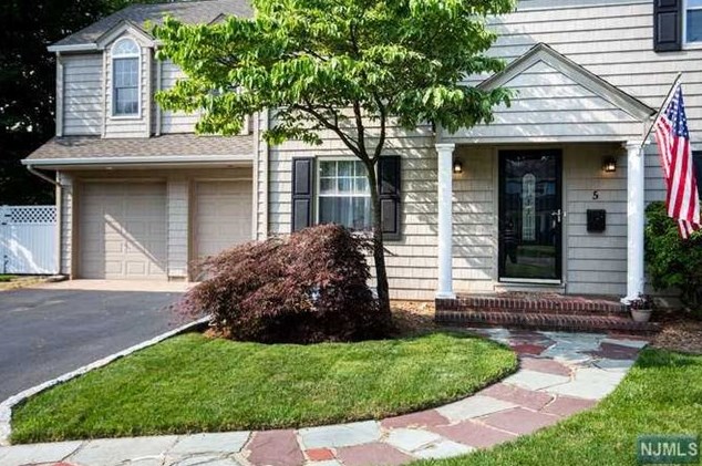 5 Lakeview Terrace, Westwood, NJ 07677