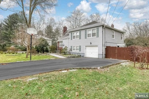 18 John Cir, Norwood, NJ 07648