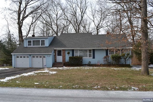 18 Bryan Dr, Montvale, NJ 07645
