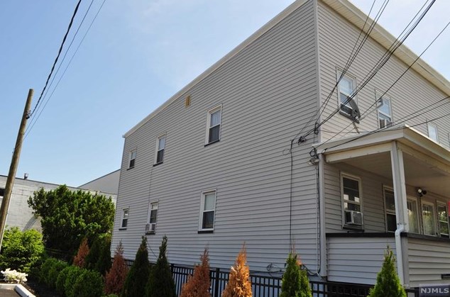 14 Van Orden Pl, Hackensack NJ  07601-6012 exterior