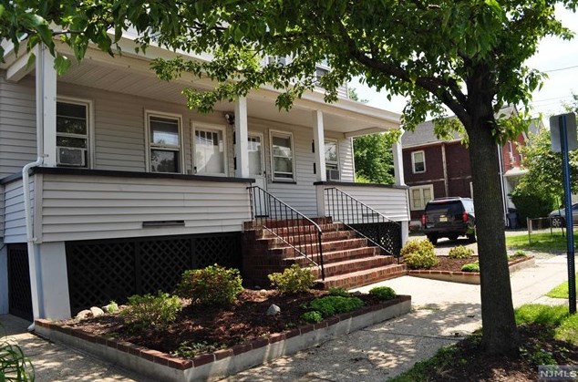 14 Van Orden Pl, Hackensack NJ  07601-6012 exterior