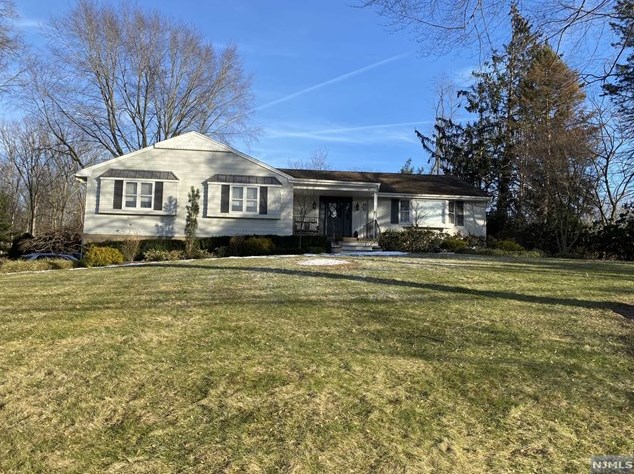 60 Dewolf Rd, Westwood, NJ 07675