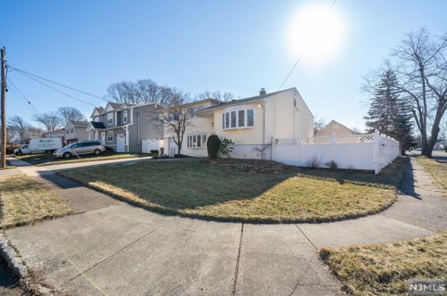 93 Teak Rd, Dumont, NJ 07628