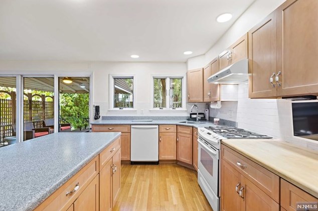 70 Highwood Terrace, Union City, NJ 07086