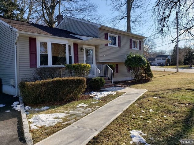 96 E Grand Ave, Montvale, NJ 07645