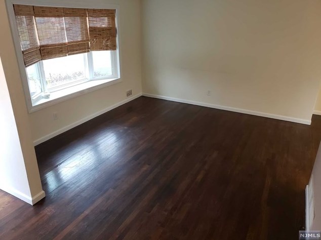 96 Grand Ave, Montvale NJ  07645-2405 exterior