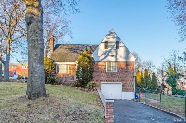 134 Berkshire Rd, Hasbrouck Heights, NJ 07604