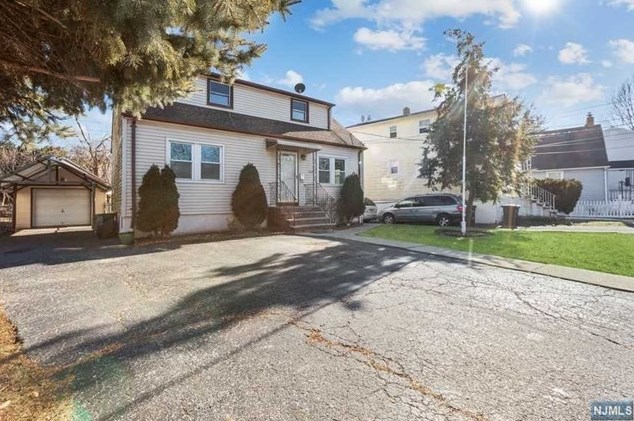 429 Linden Ave, Bogota, NJ 07603