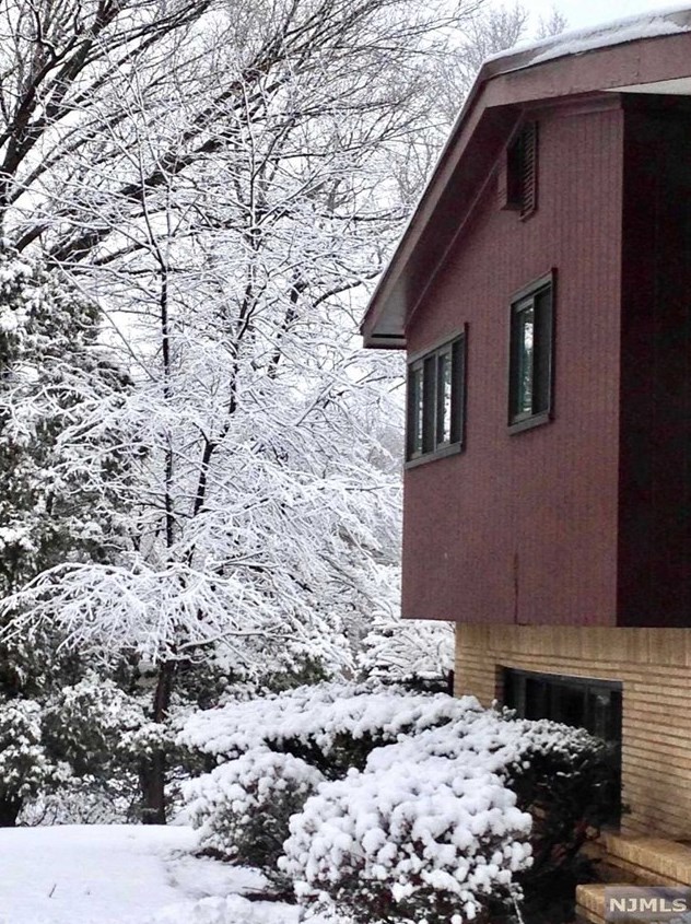 970 Soldier Hill Rd, Emerson, NJ 07630
