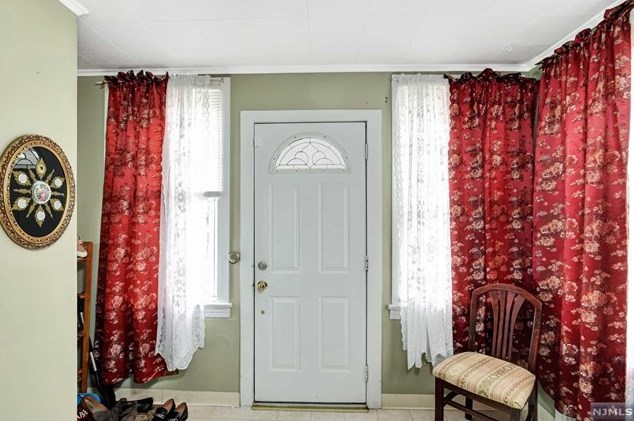 312 Chase Ave, Lyndhurst, NJ 07071-2242