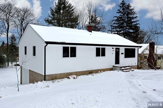 40 Summit St, Park Ridge, NJ 07656