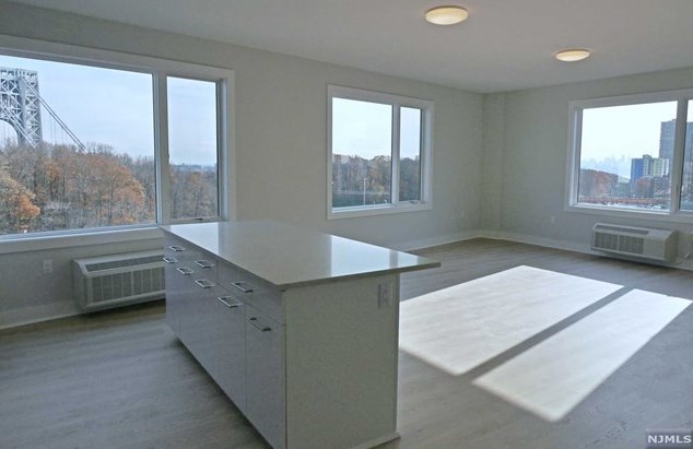 2150 N Central Rd #407, West Fort Lee, NJ 07024