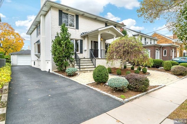 11 76th St #2, North Bergen, NJ 07047
