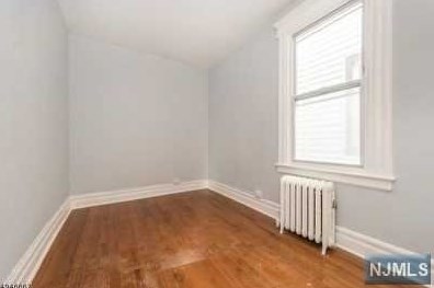 190 21st St, Irvington, NJ 07111