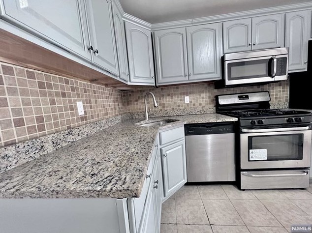 140 Beacon Ave #1, Jersey City, NJ 07306