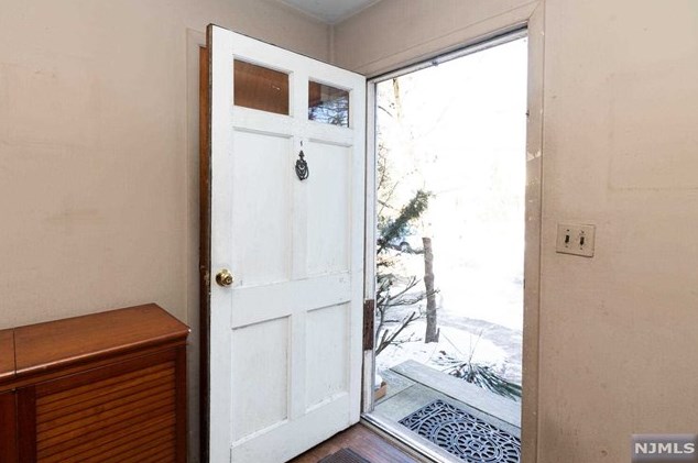 131 Midland Ave, Park Ridge, NJ 07656