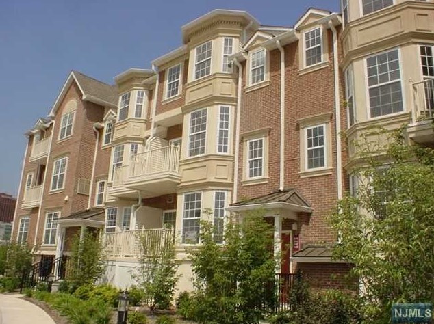 201 Dey St #140, East Newark, NJ 07029