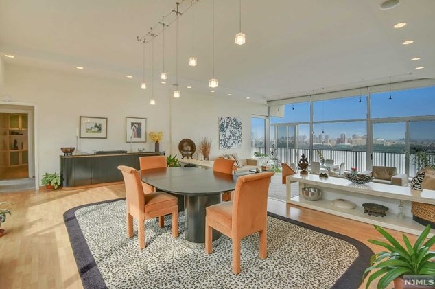 3 Horizon Rd #ph 4, West Fort Lee, NJ 07024