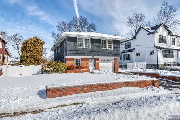 117 Westervelt Pl, Cresskill, NJ 07626