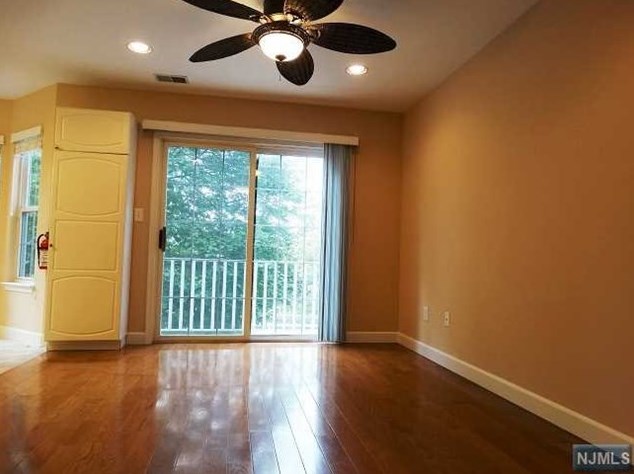 2142 Jordan Ct, Mahwah, NJ 07430