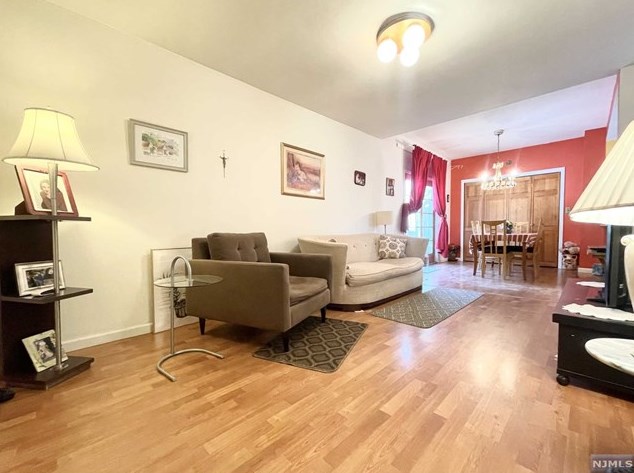 119 Cedar St, Outwater, NJ 07026