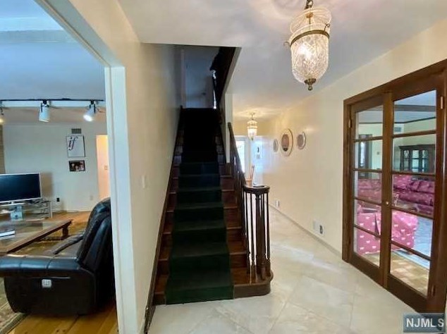 605 Ray Ave, Ridgefield, NJ 07657