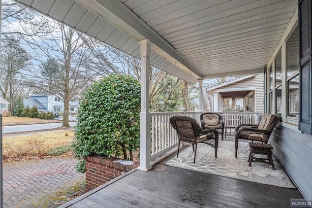 449 Harristown Rd, Ridgewood, NJ 07452