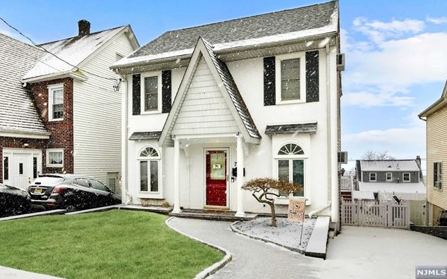 72 Columbia St, Wood-Ridge, NJ 07075