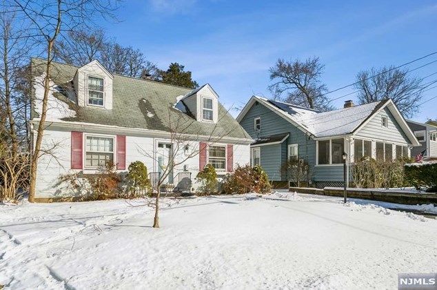 100 Ash St, Westwood, NJ 07675