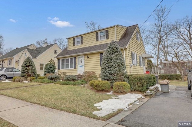 180 Walnut St, Westwood, NJ 07676