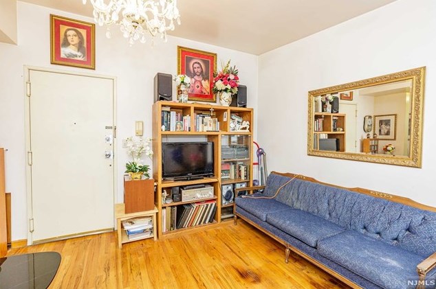 416 68th St, West New York, NJ 07093