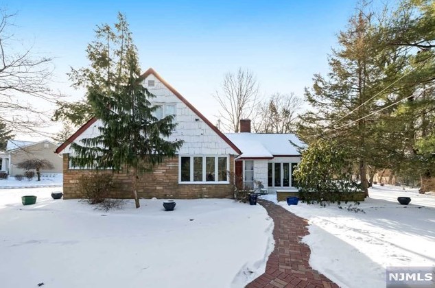 786 Bingham Rd, Ridgewood, NJ 07450