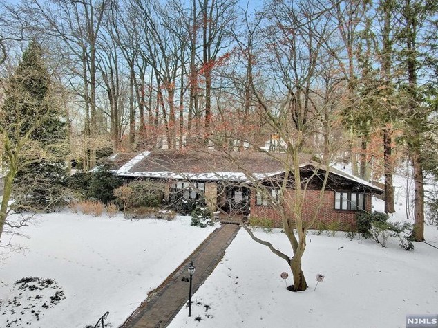 302 Fountain Rd, Englewood, NJ 07631