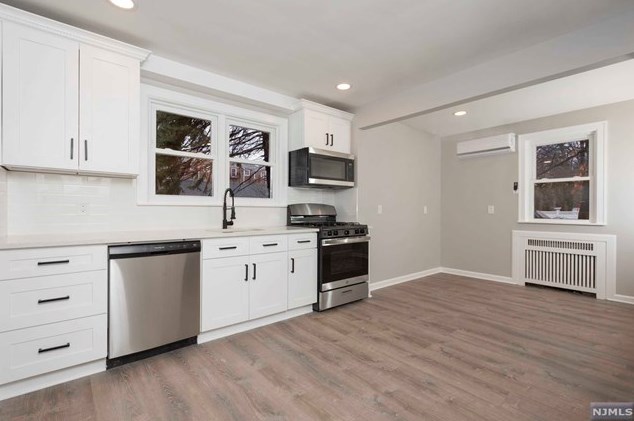 769 Grange Rd, Teaneck, NJ 07666