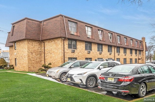 25 Market St #b3, Saddle Brook, NJ 07663