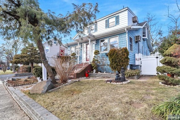 120 Locust Ave, Dumont, NJ 07628