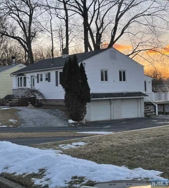 24 Summer St, Emerson, NJ 07630-1914