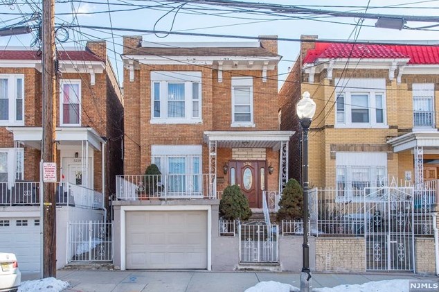 5216 Park Ave, West New York, NJ 07093-3513
