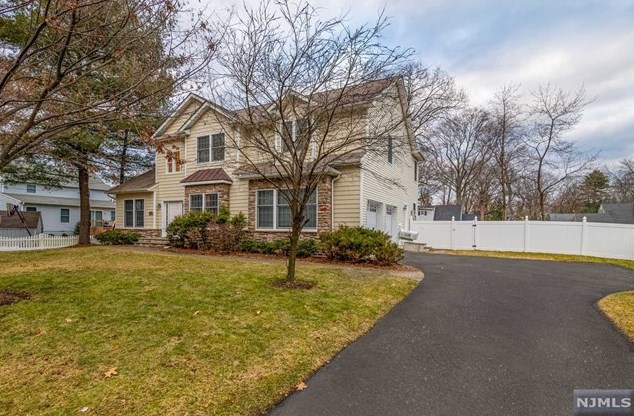 168 Everdell Ave, Hillsdale, NJ 07642