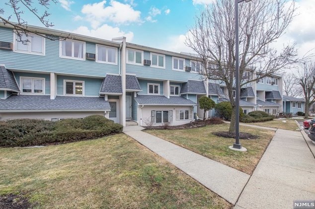 79 Highland Way, Dover, NJ 07801