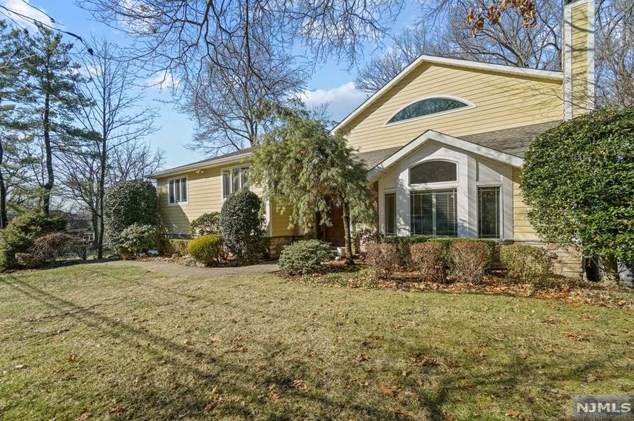 71 Homestead Rd, Tenafly, NJ 07670