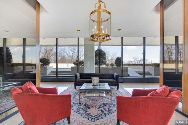 1500 Palisade Ave, West Fort Lee NJ  07024-5343 exterior